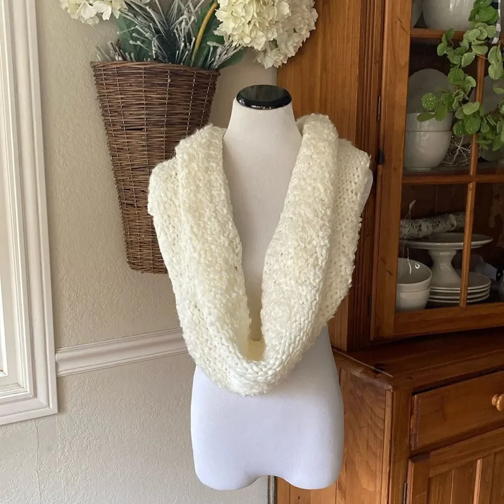 Loft Plush Cream Knit Infinity Wool Blend Scarf OS New